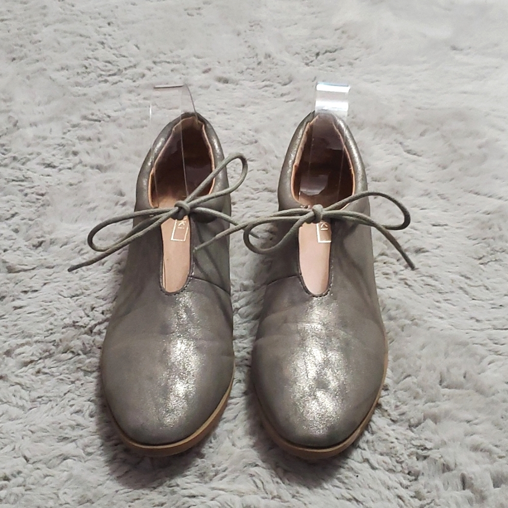 Yoki metallic oxfords size 7
